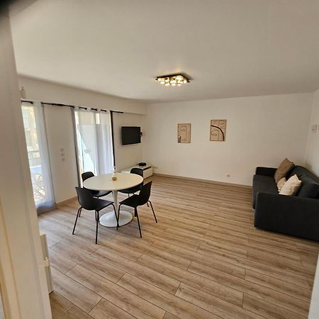 Beautiful 1 Bedroom Flat Nice Exteriör bild