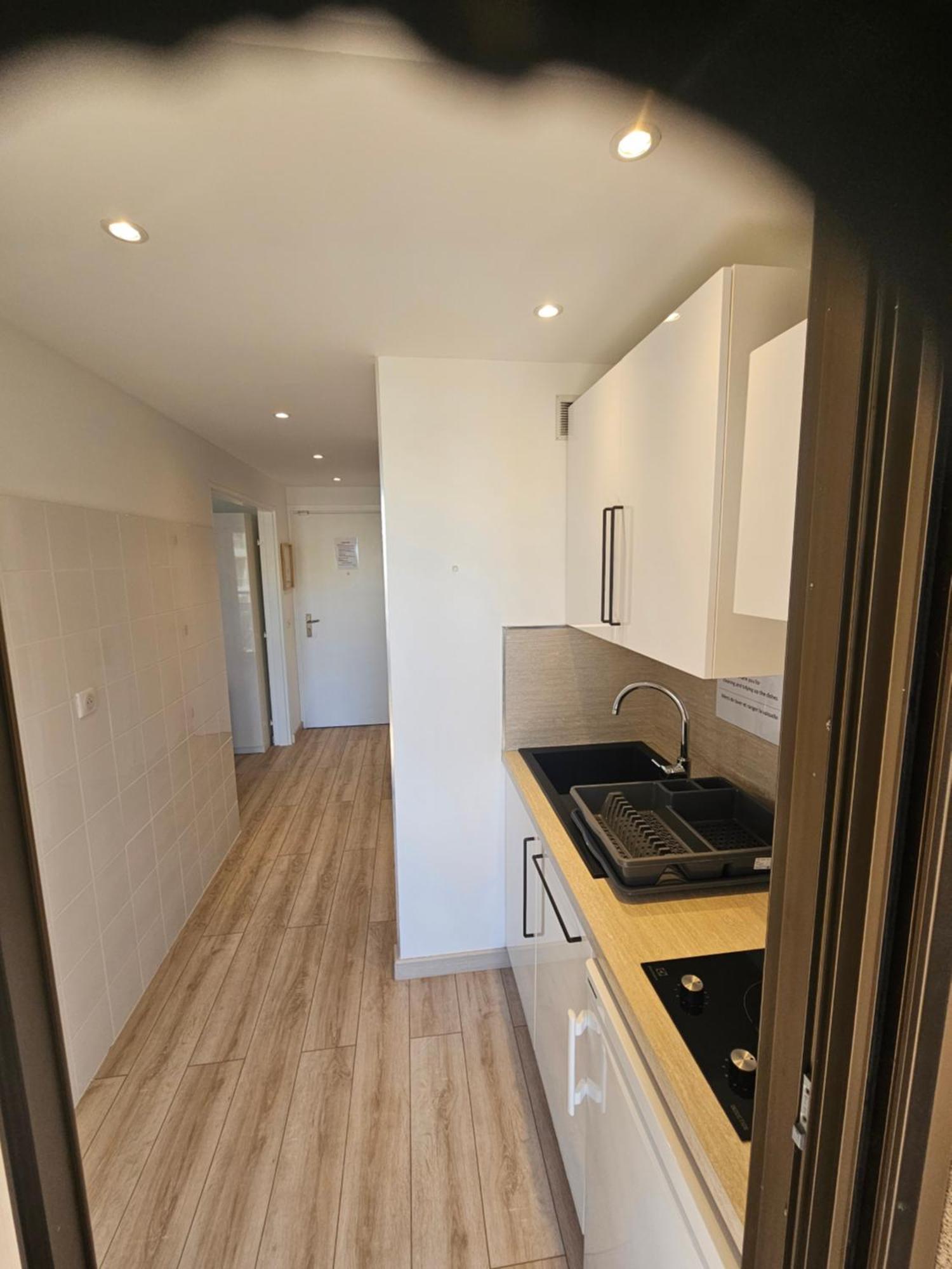 Beautiful 1 Bedroom Flat Nice Exteriör bild
