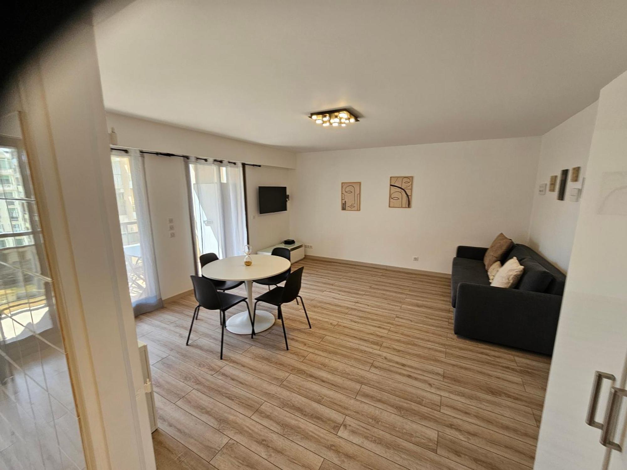 Beautiful 1 Bedroom Flat Nice Exteriör bild