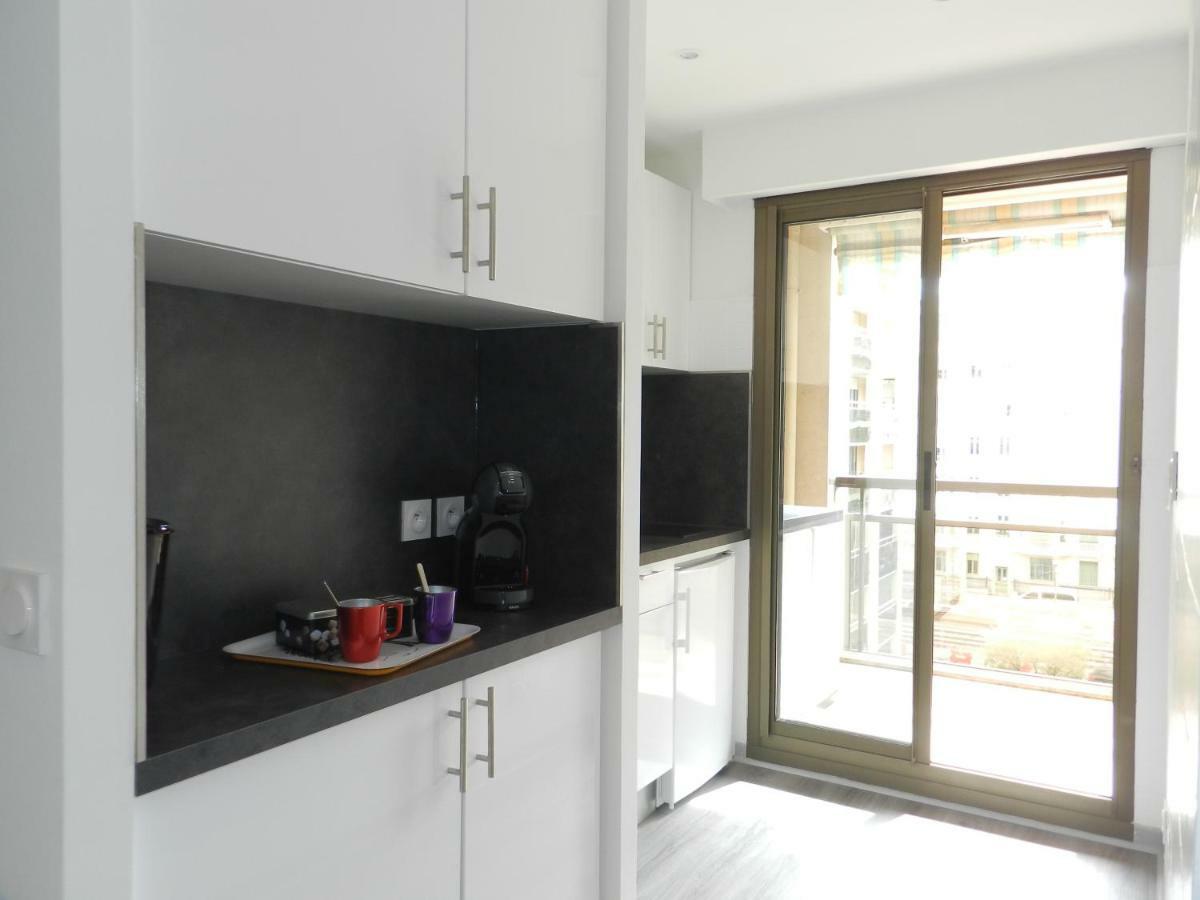 Beautiful 1 Bedroom Flat Nice Exteriör bild